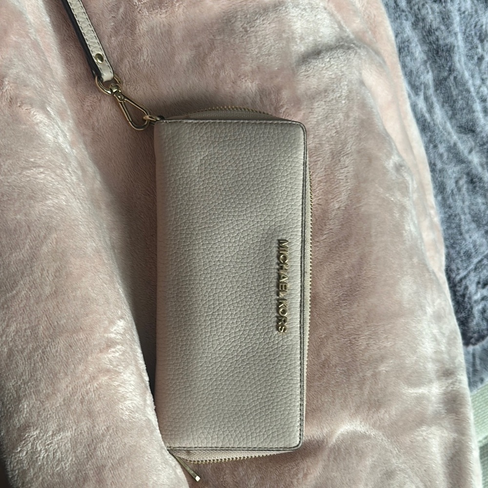 Michael Kors light pink Wristlet